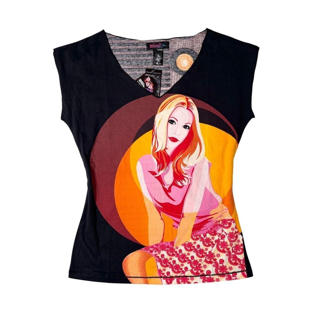 Mirai Fashion portrait graphic euro top